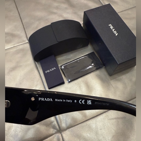 Prada Sunglasses PR 13ZS 1AB-5S0 EUC with box and original accessories black - Picture 2 of 8